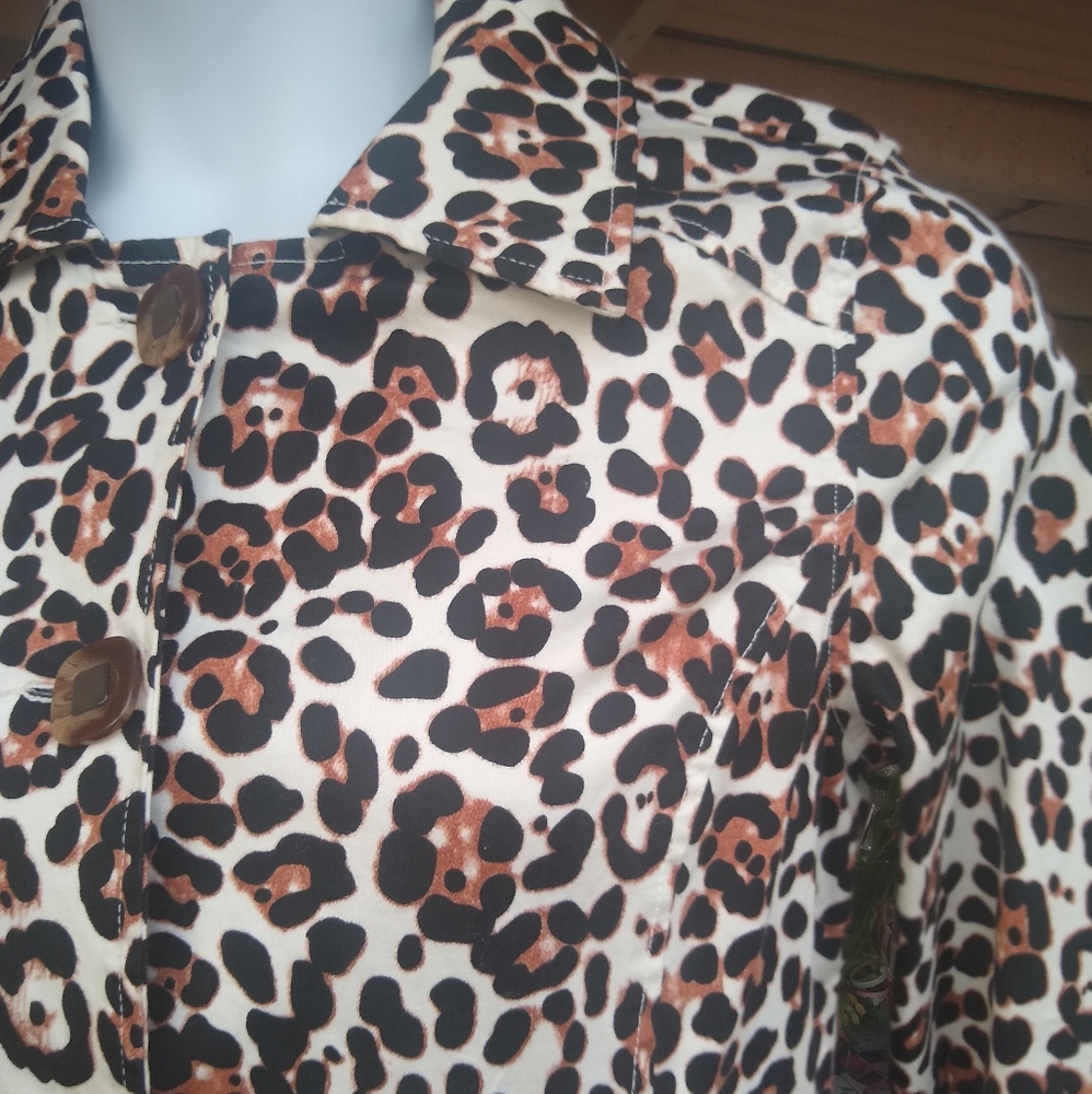 Very hot item Leopard print jacket...so classy - Picture 5 of 5